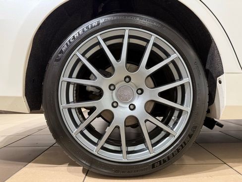 Used 2016 Toyota Camry XSE w/ Moonroof Package image 9