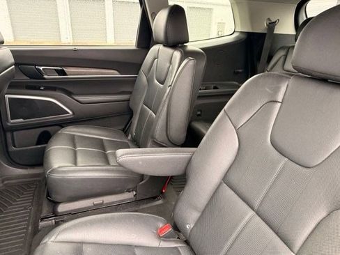Used 2022 Kia Telluride EX w/ EX Premium Package FWD image 14