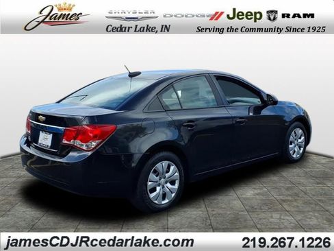 Used 2015 Chevrolet Cruze LS image 4