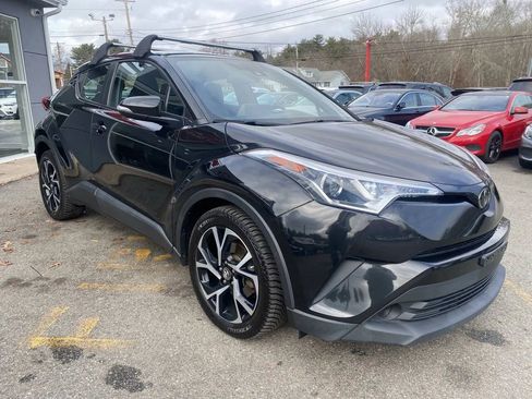 Used 2019 Toyota C-HR LE image 3