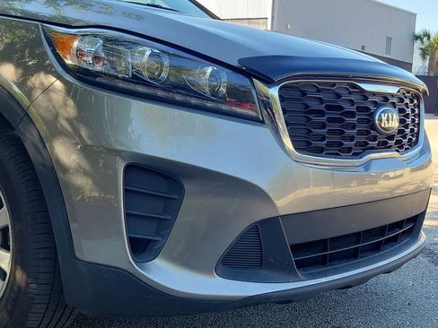 Used 2019 Kia Sorento FWD V6 image 6