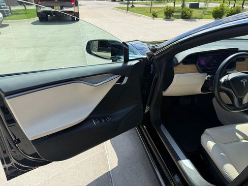 Used 2020 Tesla Model S Long Range Plus AWD/4WD image 8