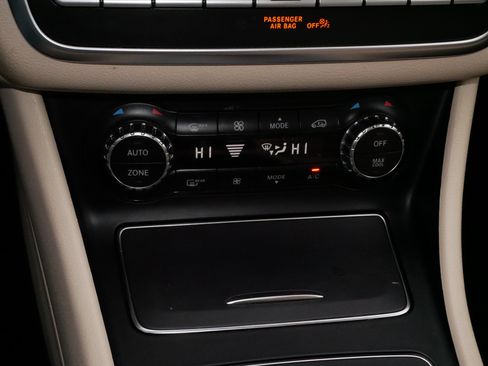 Used 2019 Mercedes-Benz GLA 250 GLA 250 image 24