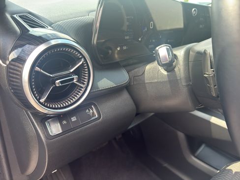 Used 2025 Chevrolet Equinox LT FWD image 13