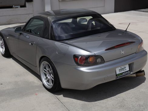 Used 2005 Honda S2000 image 8