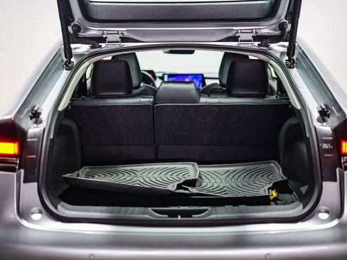 Used 2024 Toyota Prius Prime Premium image 27