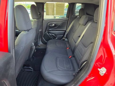 Used 2022 Jeep Renegade Latitude w/ Convenience Group AWD/4WD image 30