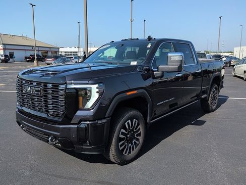 Used 2025 GMC Sierra 3500 Denali Ultimate AWD/4WD image 3