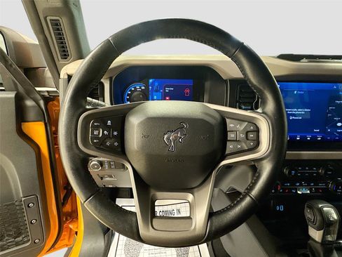 Used 2022 Ford Bronco Wildtrak image 11