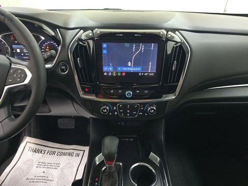 Used 2023 Chevrolet Traverse RS AWD/4WD image 13