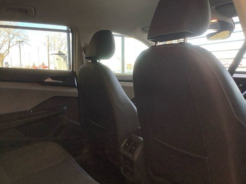 Used 2024 Volkswagen Taos SE image 17