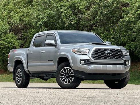 Used 2021 Toyota Tacoma TRD Sport AWD/4WD image 2