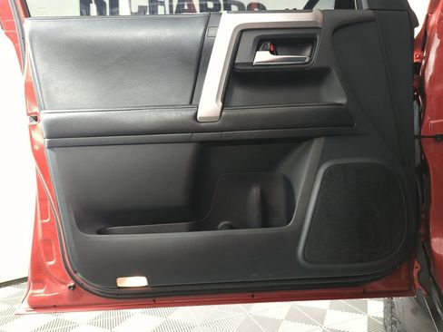 Used 2015 Toyota 4Runner SR5 Premium image 8