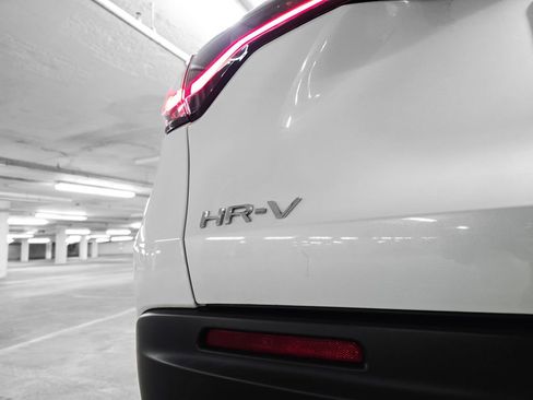 Certified 2023 Honda HR-V LX image 9