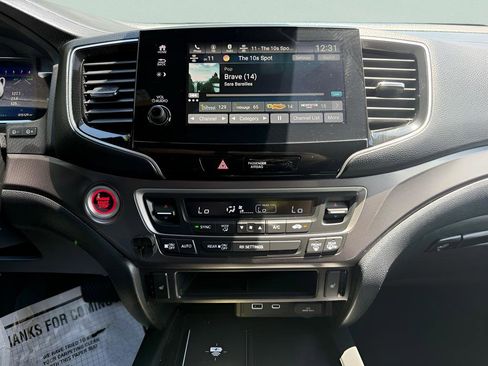 Certified 2025 Honda Passport EX-L image 17