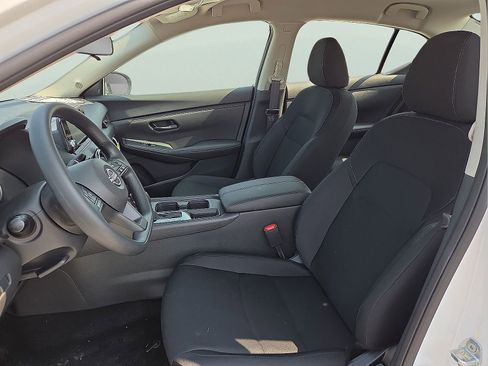 Used 2025 Nissan Sentra S image 13