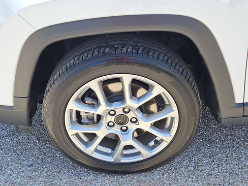 Used 2025 Jeep Compass Limited AWD/4WD image 12