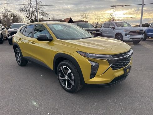 Used 2024 Chevrolet Trax RS w/ Driver Confidence Package image 7