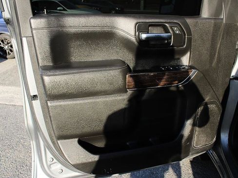 Used 2020 GMC Sierra 1500 Elevation RWD image 8
