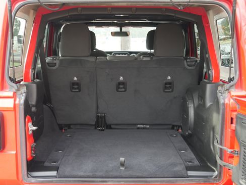 Used 2020 Jeep Wrangler Unlimited Sahara w/ Uconnect 4C Nav & Sound Group image 21