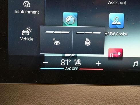 Used 2024 BMW iX xDrive50 w/ Convenience Package AWD/4WD image 17