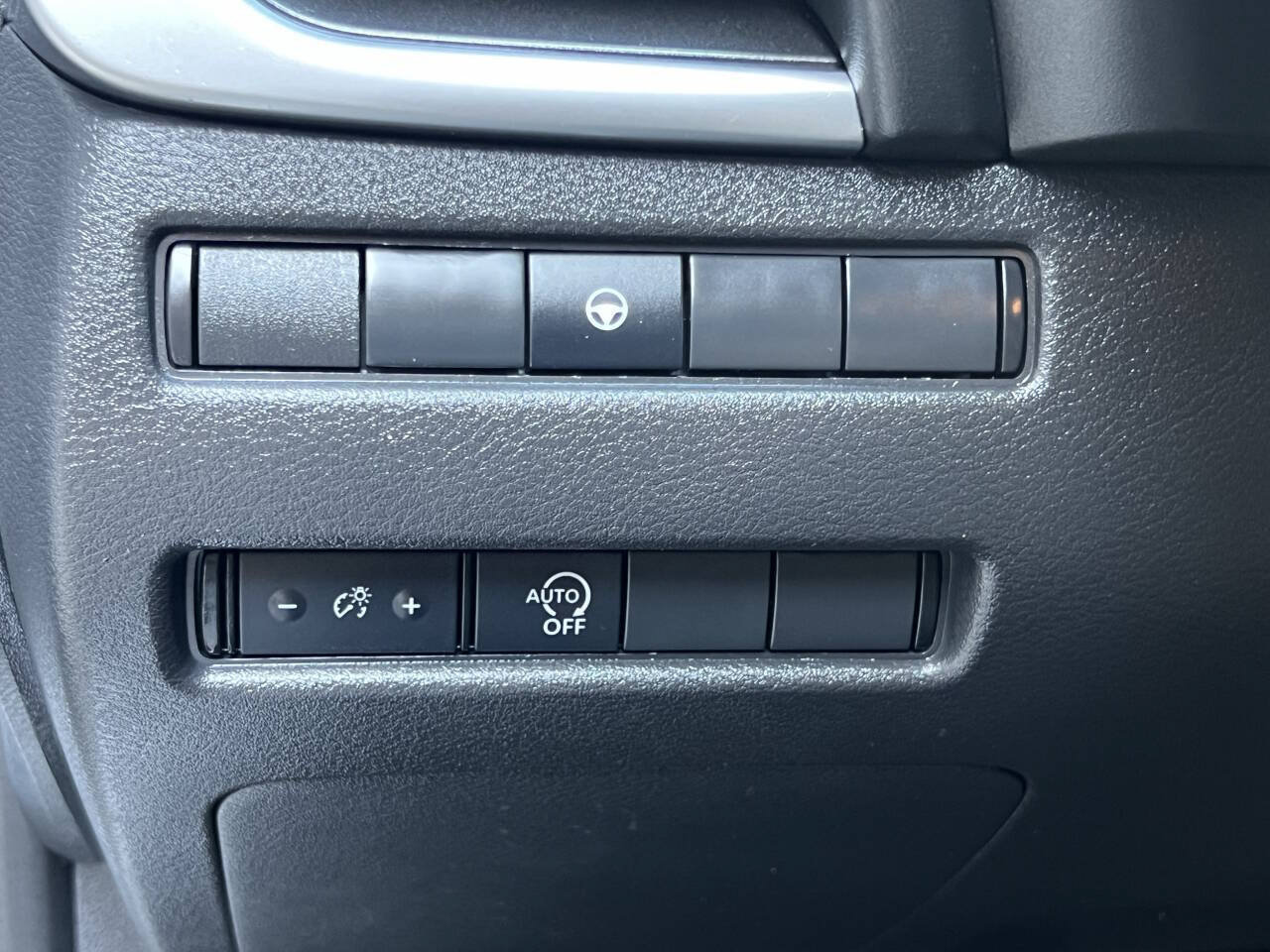 Used 2023 Nissan Rogue SV AWD/4WD image 28