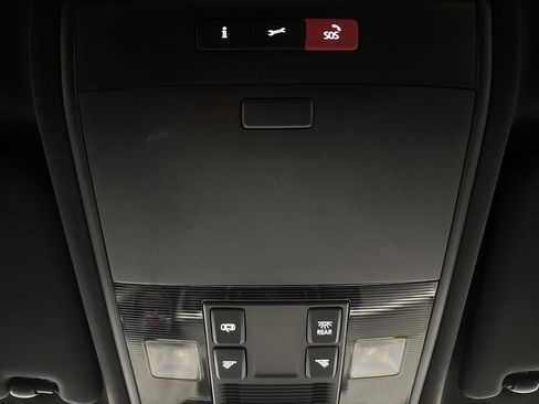 Used 2021 Volkswagen Atlas Cross Sport SE image 24