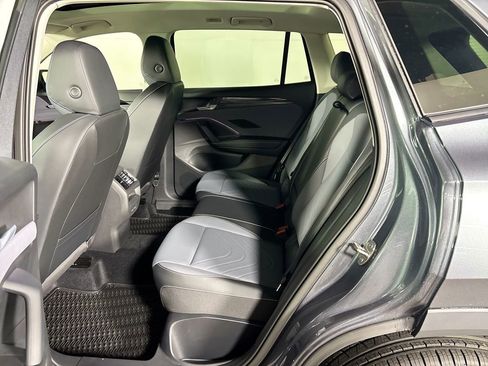 New 2025 Volkswagen Tiguan SE image 20