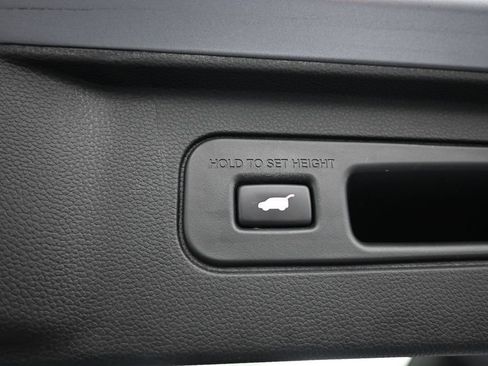 Certified 2023 Honda Pilot Touring image 24