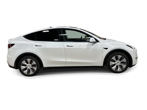 Certified 2023 Tesla Model Y Long Range AWD/4WD image 7