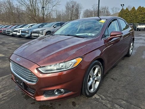 Used 2015 Ford Fusion SE w/ Equipment Group 201A image 3