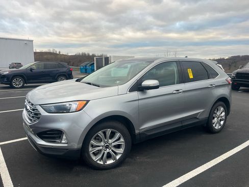 Used 2023 Ford Edge Titanium image 4
