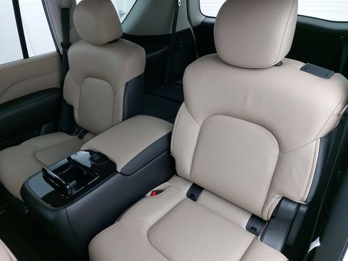 Used 2023 INFINITI QX80 Premium Select w/ Cargo Package image 18