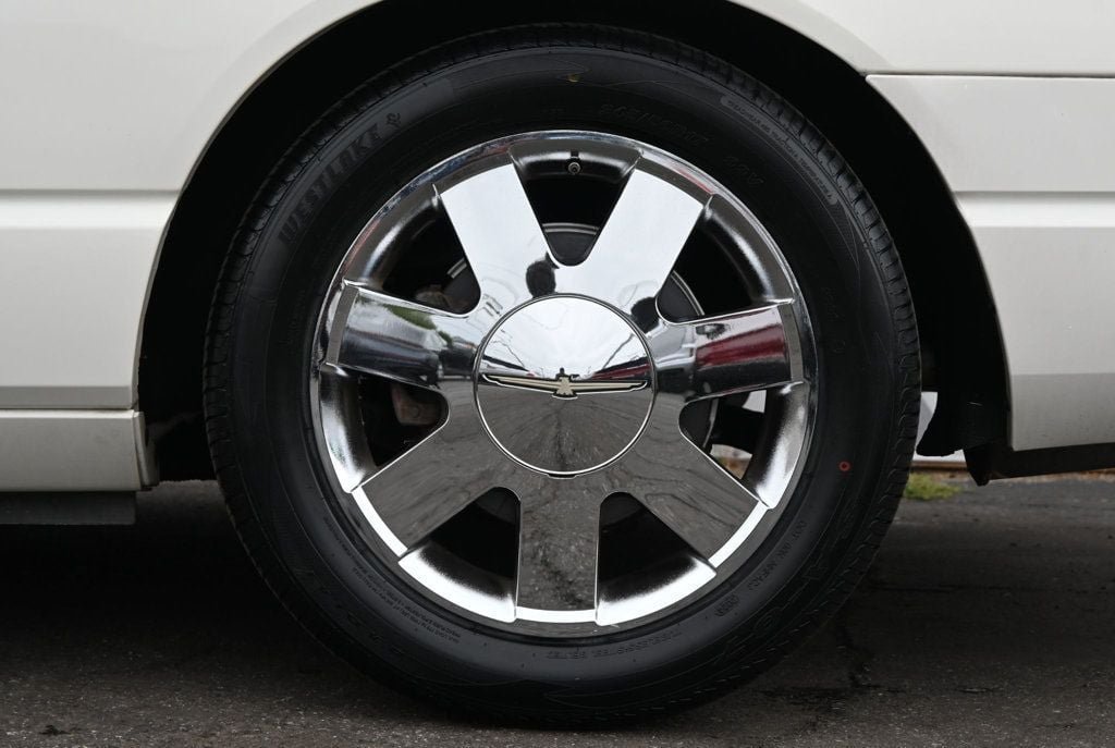 Used 2003 Ford Thunderbird RWD image 7