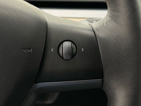 Used 2023 Tesla Model Y Long Range image 26