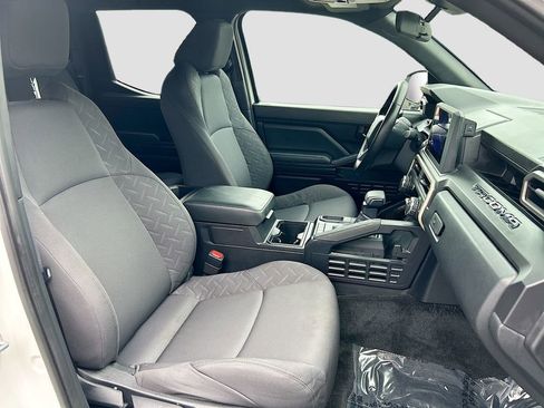 Used 2025 Toyota Tacoma SR image 23