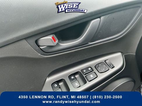 Used 2019 Hyundai Kona SE AWD/4WD image 14