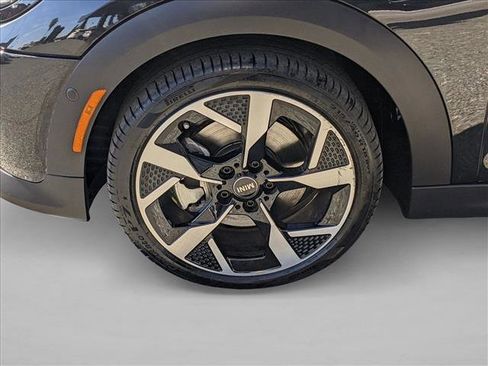 Certified 2025 MINI Cooper S image 22