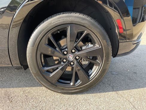 Used 2022 Buick Envision Essence w/ Sport Touring Package image 19