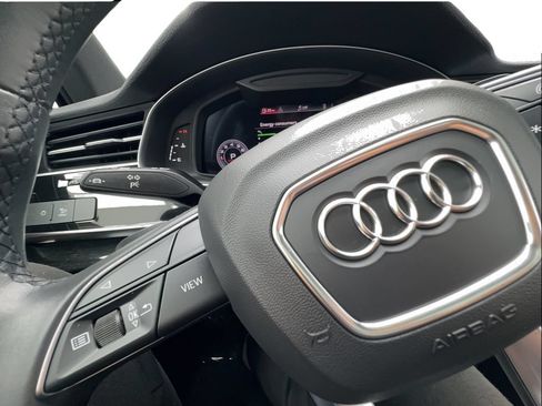 Used 2023 Audi Q7 2.0T Premium w/ Convenience Package AWD/4WD image 43