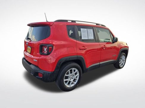 Used 2022 Jeep Renegade Latitude w/ Convenience Group AWD/4WD image 3
