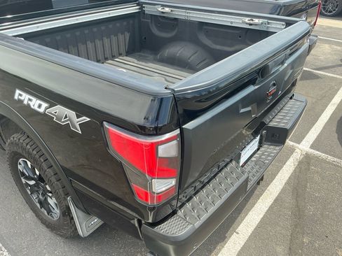 Used 2021 Nissan Titan PRO-4X w/ Pro-4x Convenience Package AWD/4WD image 33