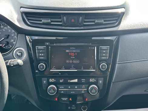 Used 2019 Nissan Rogue SV AWD/4WD image 29