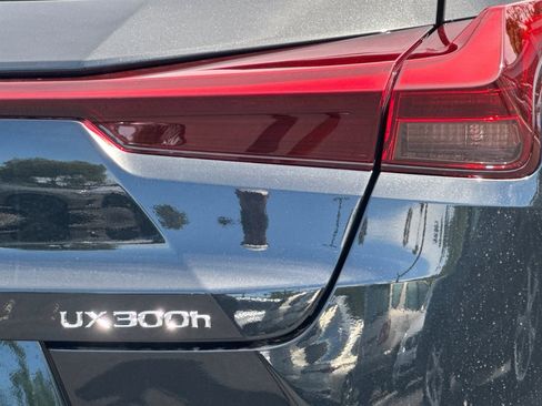 New 2026 Lexus UX 300h FWD image 13