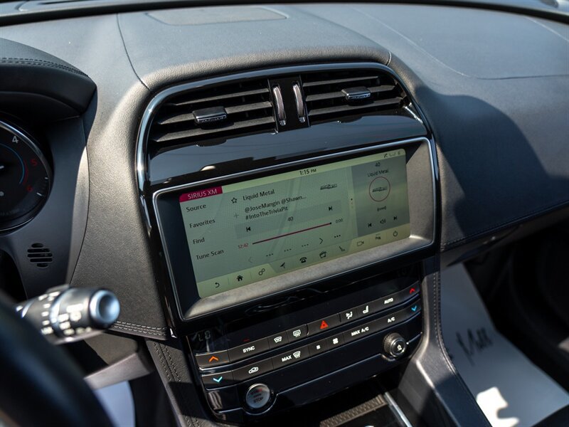 Used 2019 Jaguar F-PACE Prestige AWD/4WD image 34