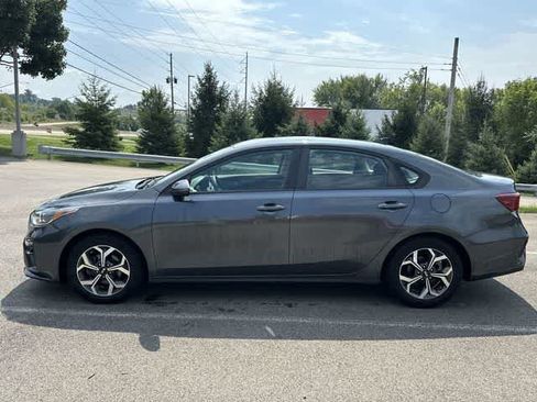 Used 2021 Kia Forte LXS FWD image 2