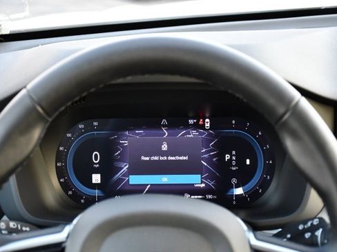 Certified 2025 Volvo XC60 B5 Plus image 22