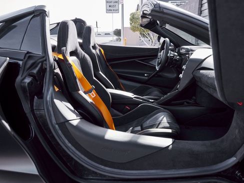 Used 2020 McLaren 720S Spider RWD image 29