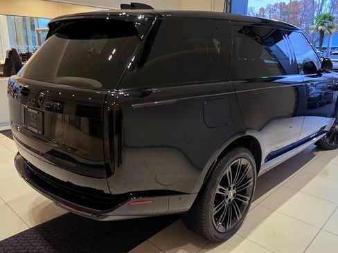 New 2025 Land Rover Range Rover Long Wheelbase SE image 6