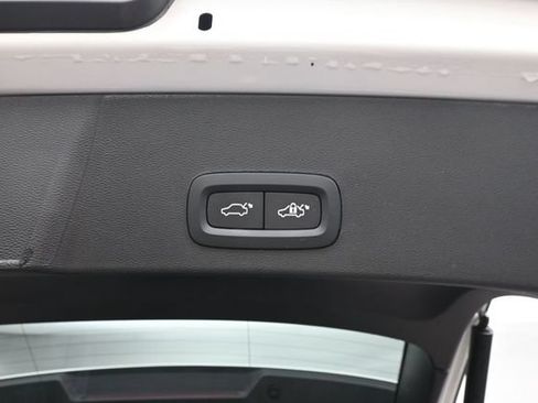 Used 2019 Volvo XC40 T5 Momentum AWD/4WD image 30
